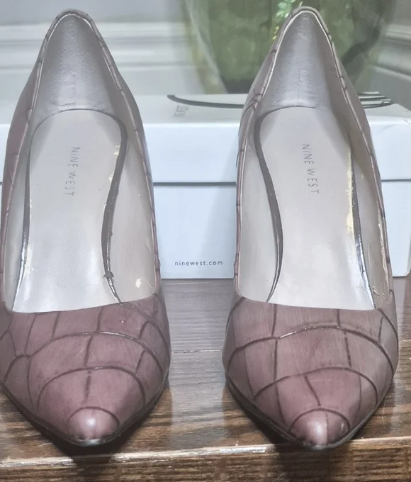 Nine West Women's Brown Croc-Embossed Heels - Picture 2 of 13